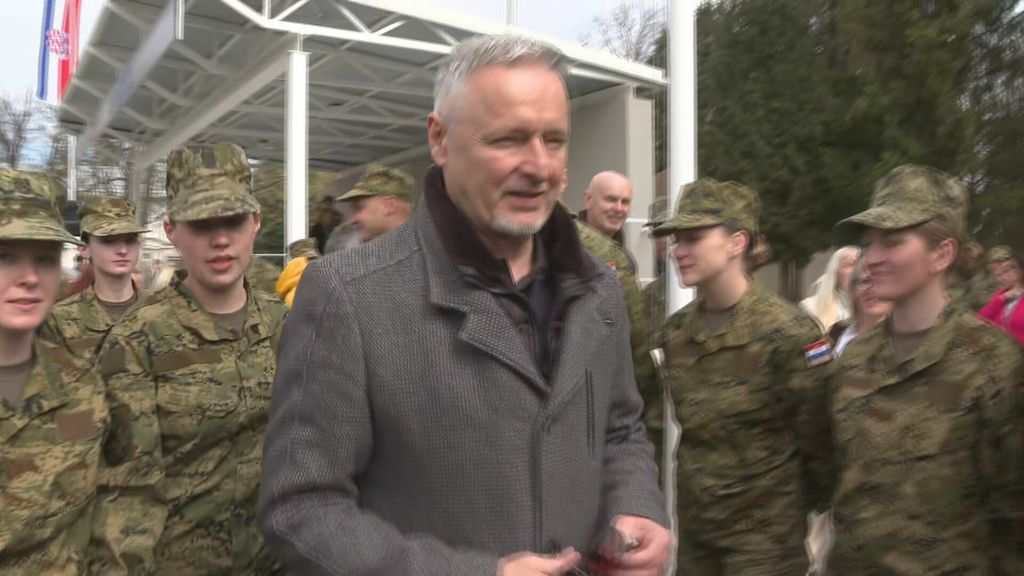 Thompson na prisezi kćeri u Požegi - 4