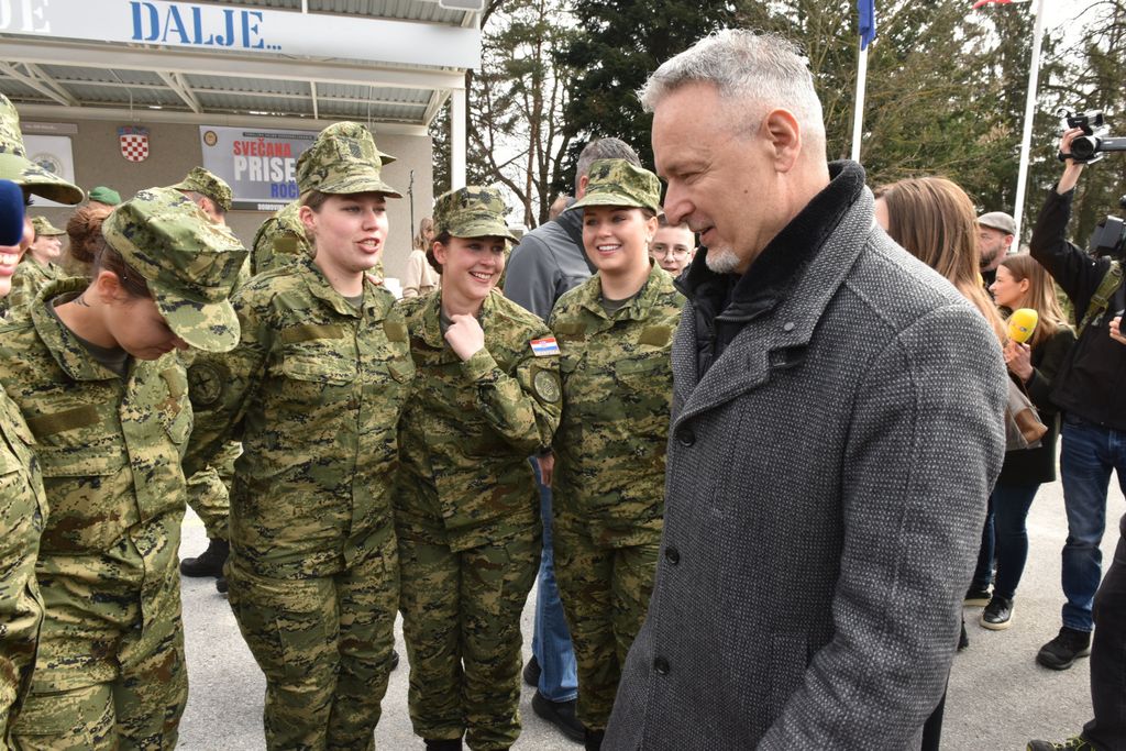 Thompson na prisezi kćeri u Požegi - 4