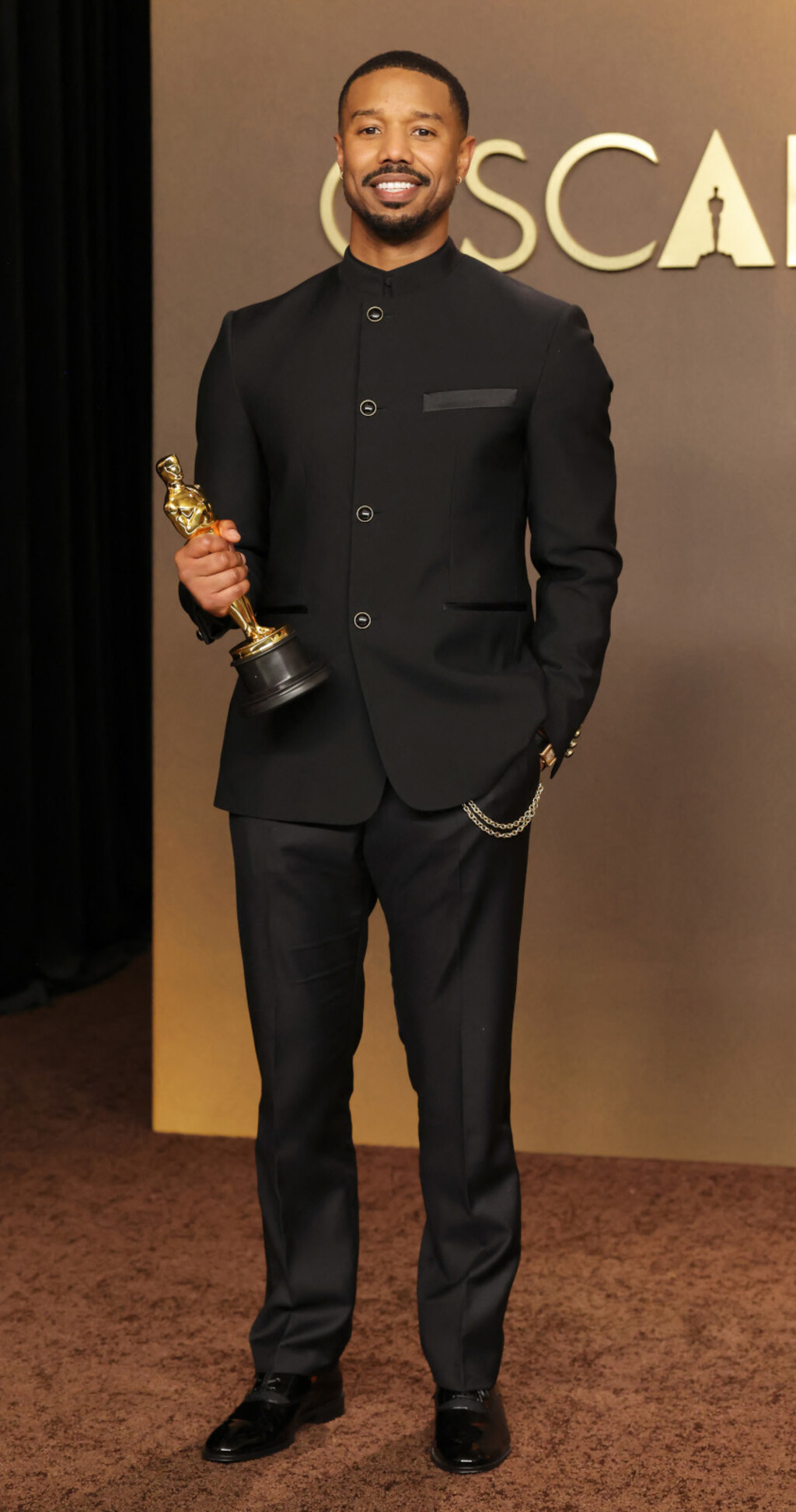 Michael B. Jordan u odijelu na Oscarima