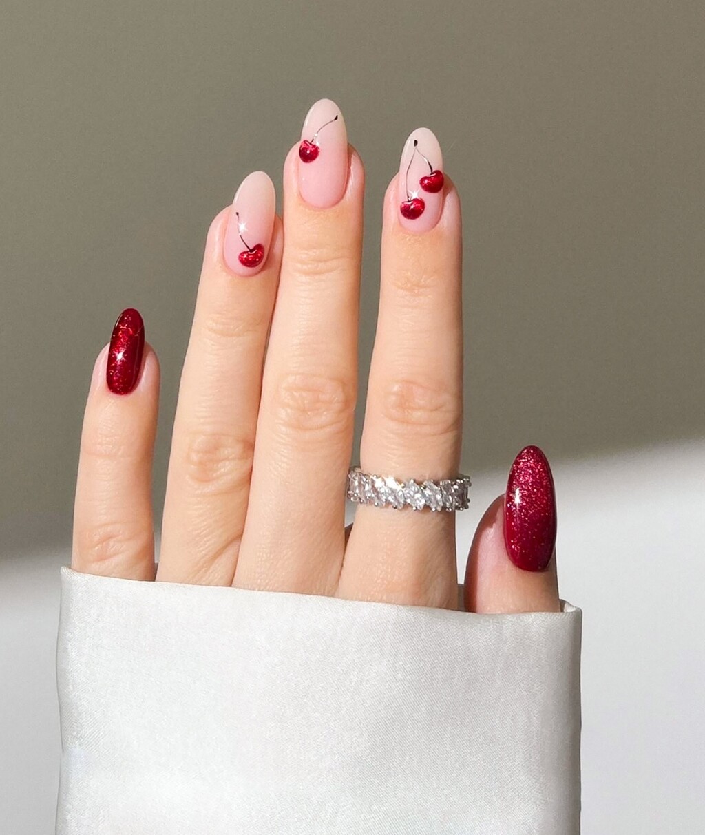 Tamnije nijanse poput bordo, tamnoplave, čokoladno smeđe ili klasične crvene izgledaju vrlo efektno