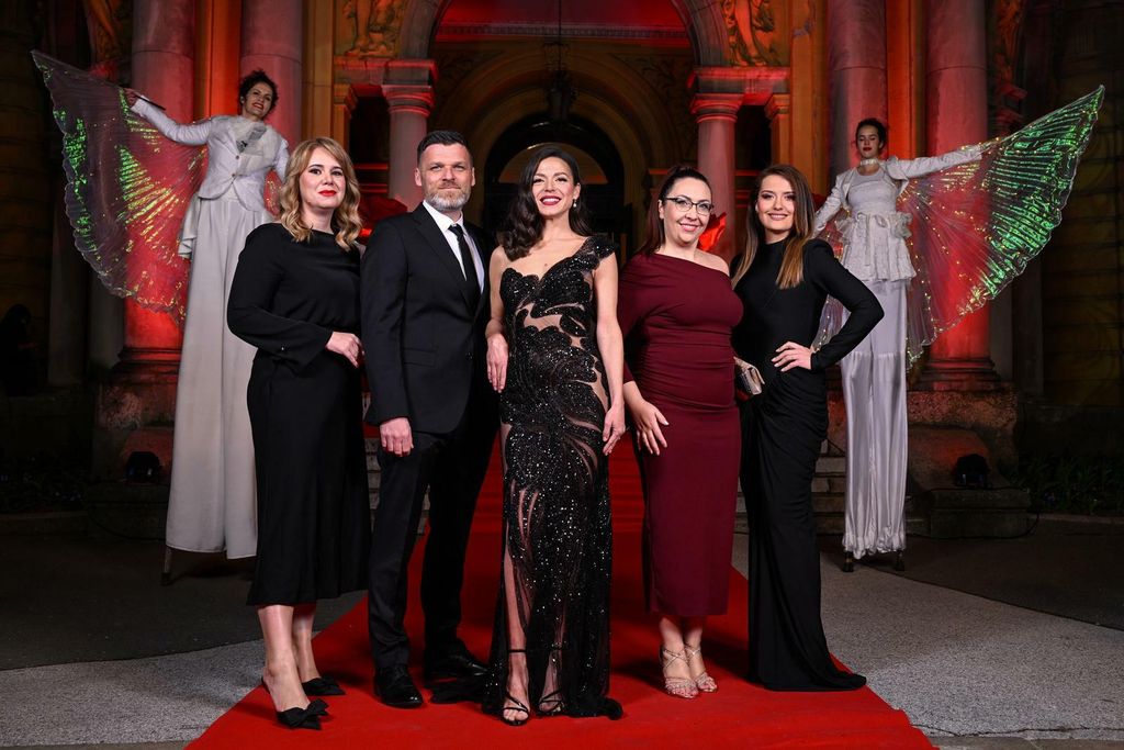 Ema Branica, ekipa Provjerenog, Večernjakova ruža