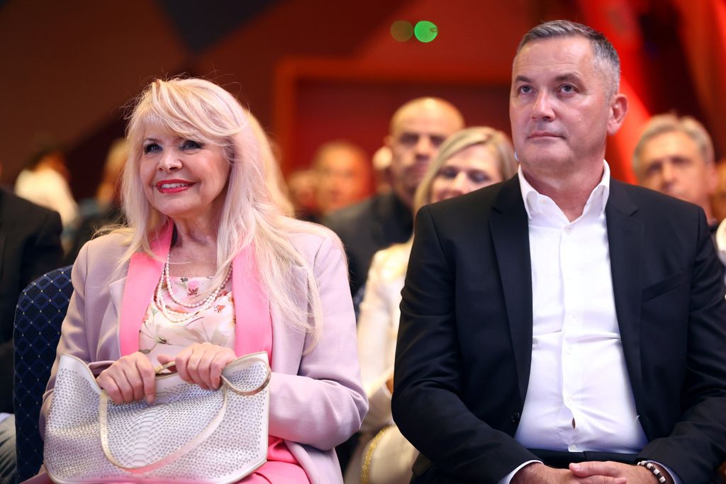 Marijan Kustić, Hanka Paldum