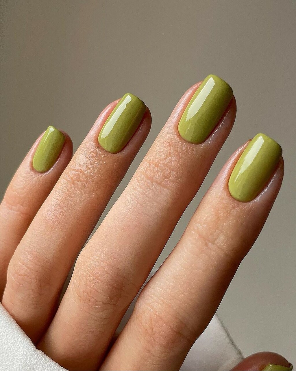 Zelene manikure izgledaju divno