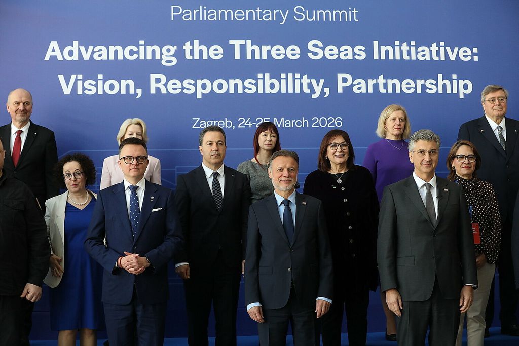 Parlamentarni samit Inicijative triju mora - 22
