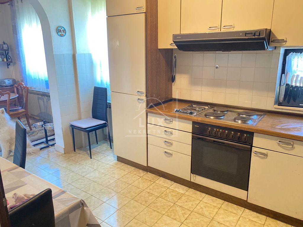 Kuća u Sutivanu na Braču