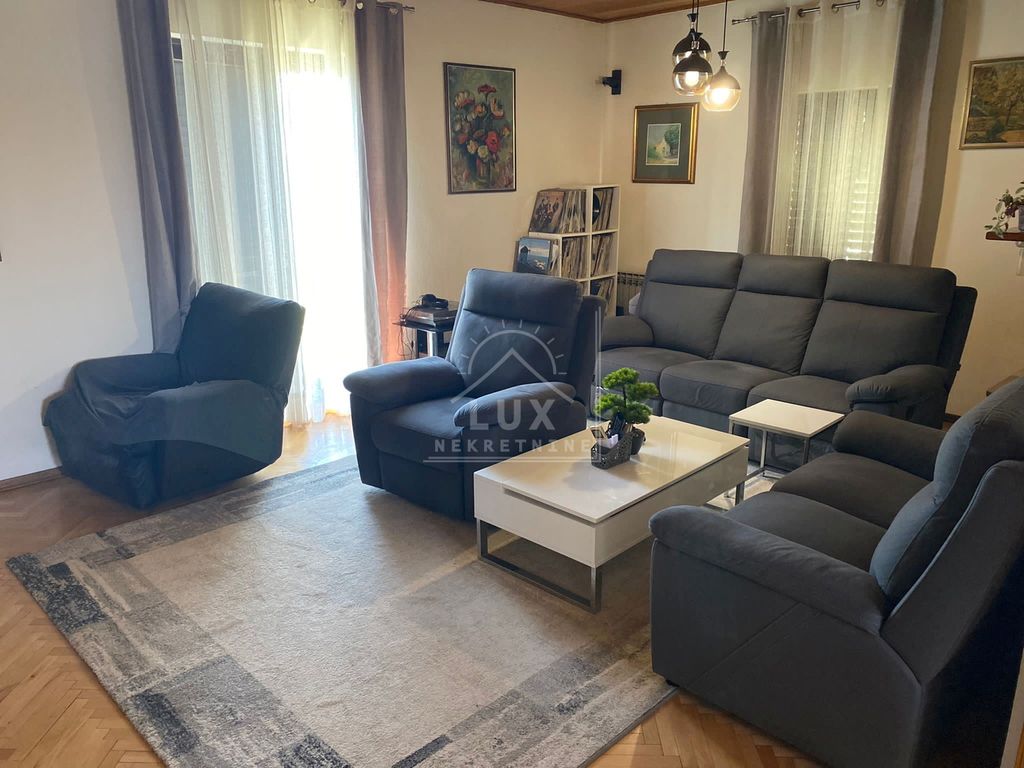 Kuća u Sutivanu na Braču