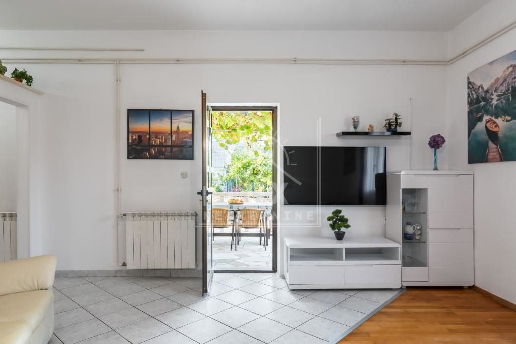 Kuća u Sutivanu na Braču