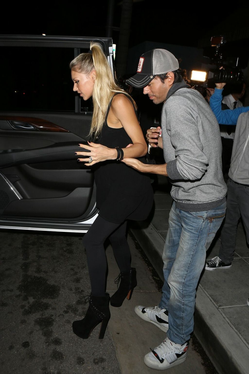 Enrique Iglesias i Ana Kurnjikova - 16