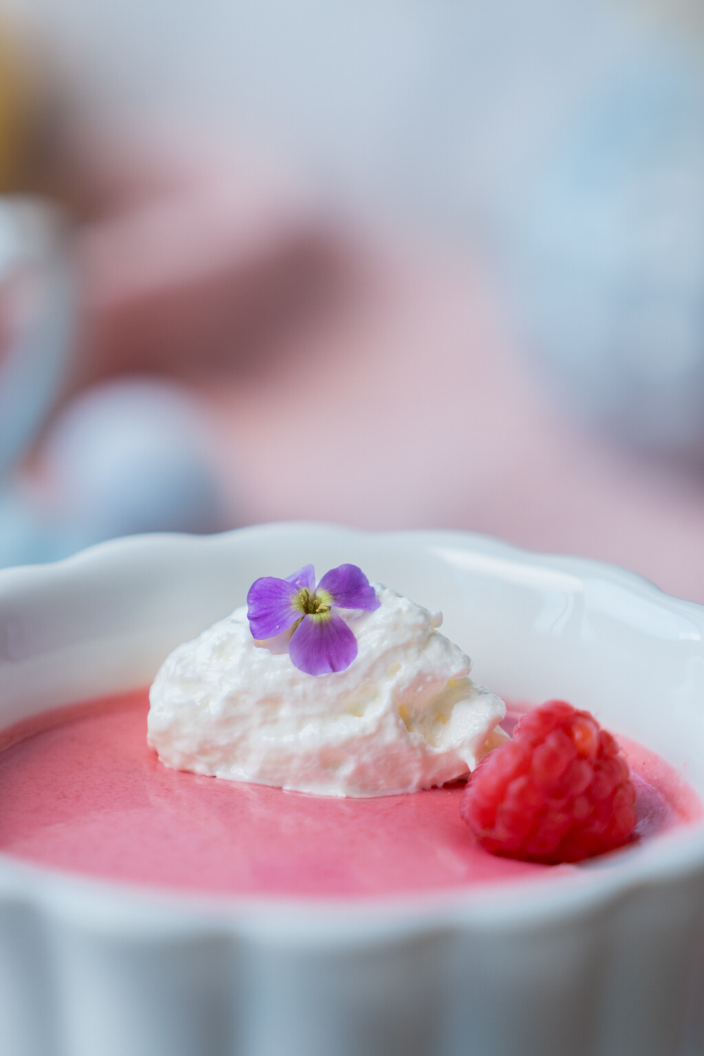 Kremasti desert od maline