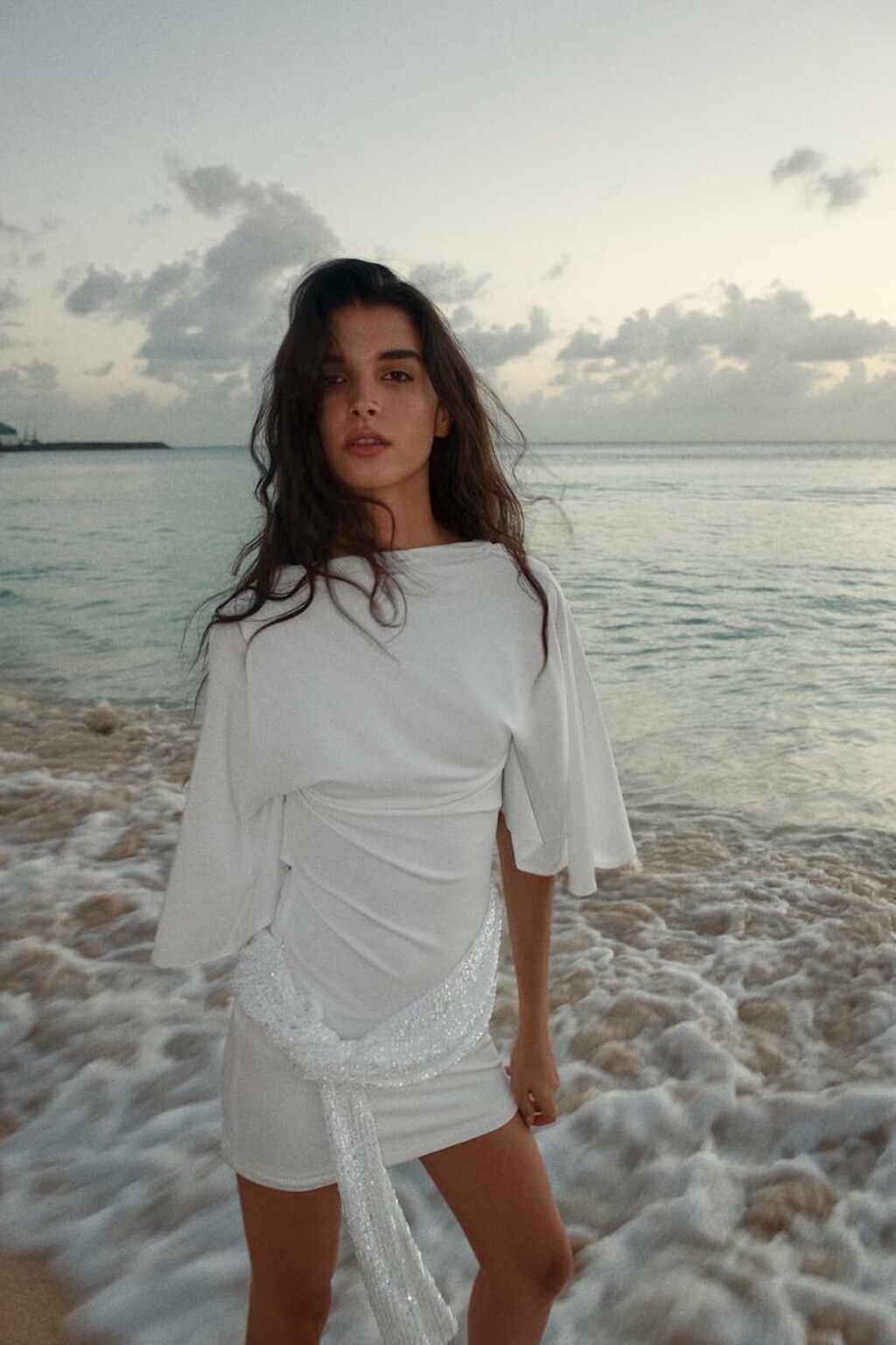 Zara bijela haljina sa šljokicma, 35,95