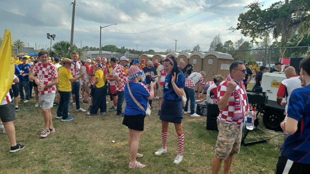 Navijači pred utakmicu Hrvatska - Kolumbija