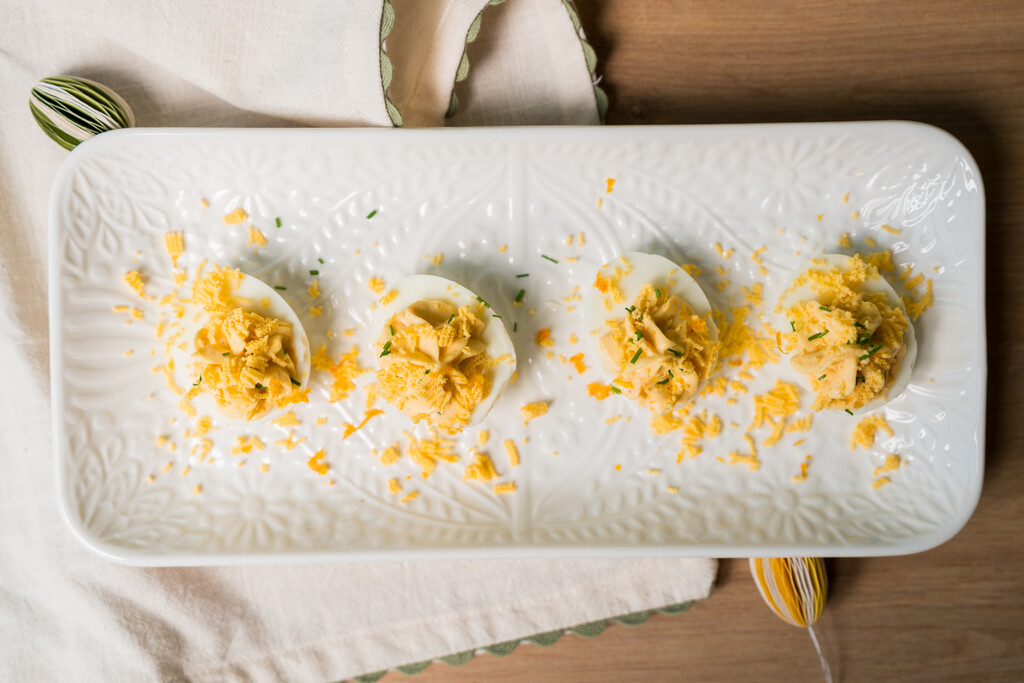 Punjena jaja inspirirana mimozom