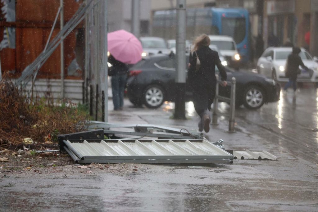 Veliki broj linija je ili u prekidu ili je preusmjeren