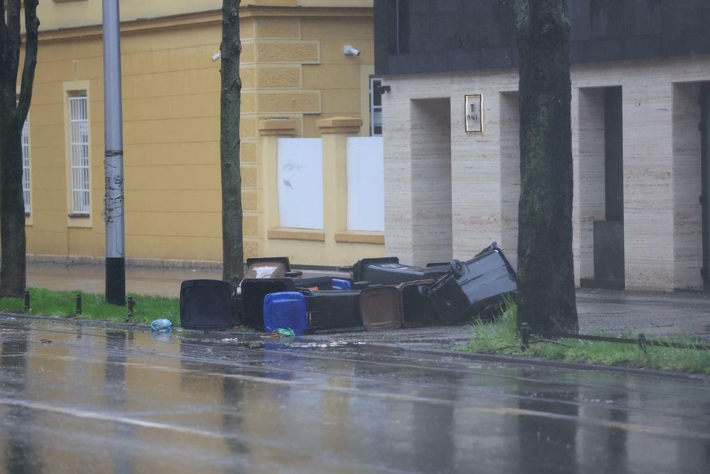 Veliki broj linija je ili u prekidu ili je preusmjeren