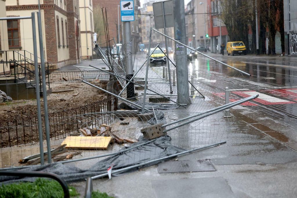Veliki broj linija je ili u prekidu ili je preusmjeren