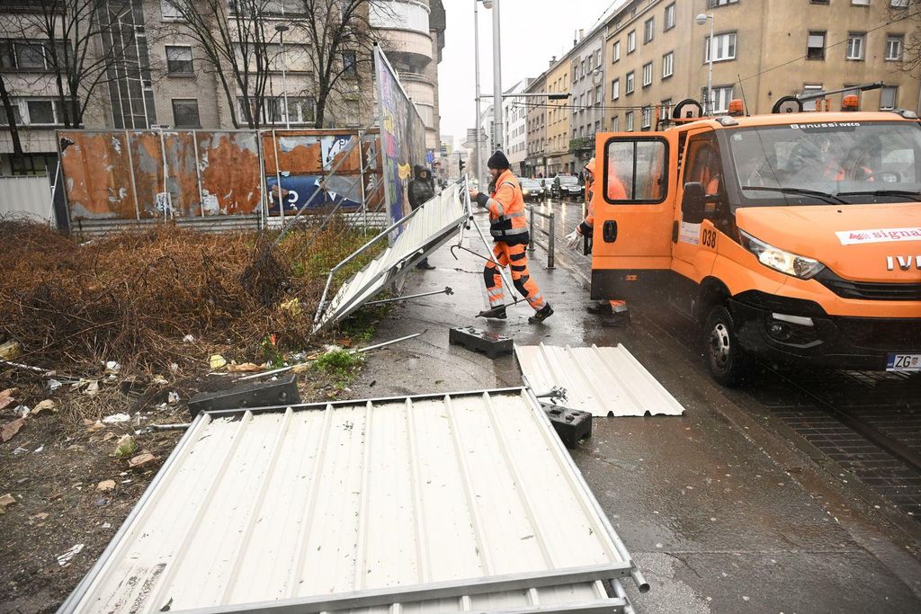 Veliki broj linija je ili u prekidu ili je preusmjeren