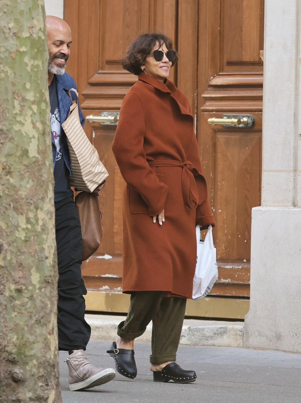 Halle Berry za šetnju Parizom bira - klompe