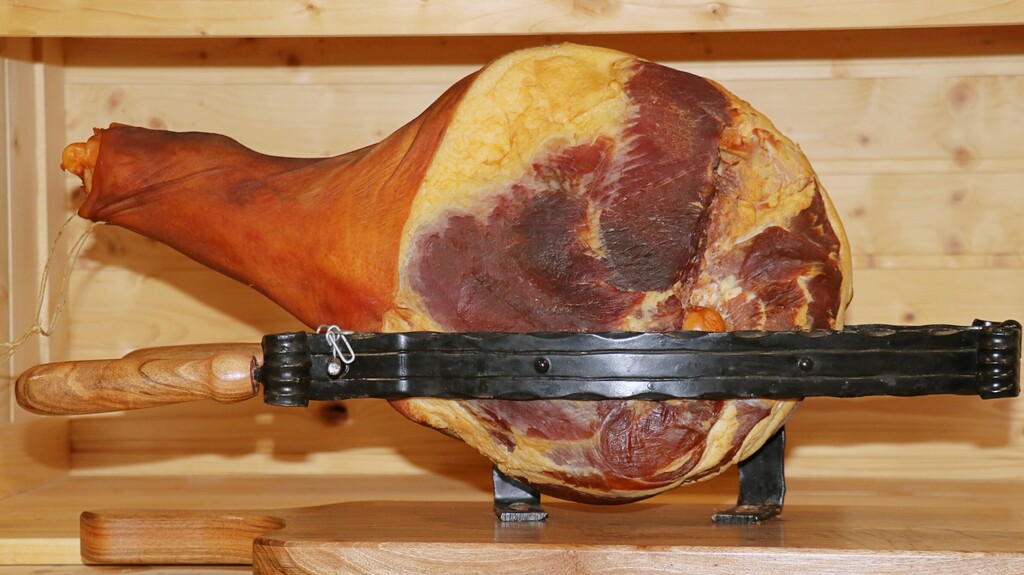 Poklon koji će svatko cijeniti: Suhomesnati proizvodi kao dar oduševit će kreativnošću, ali i okusom 