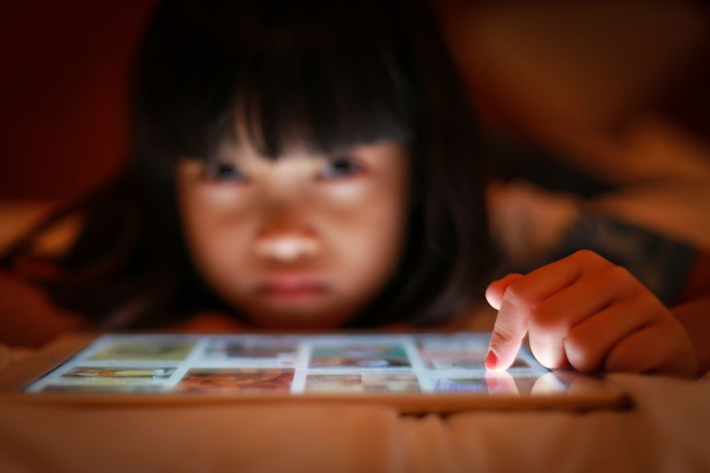 Ilustracija, žena s laptopom (Foto: Thinkstock)