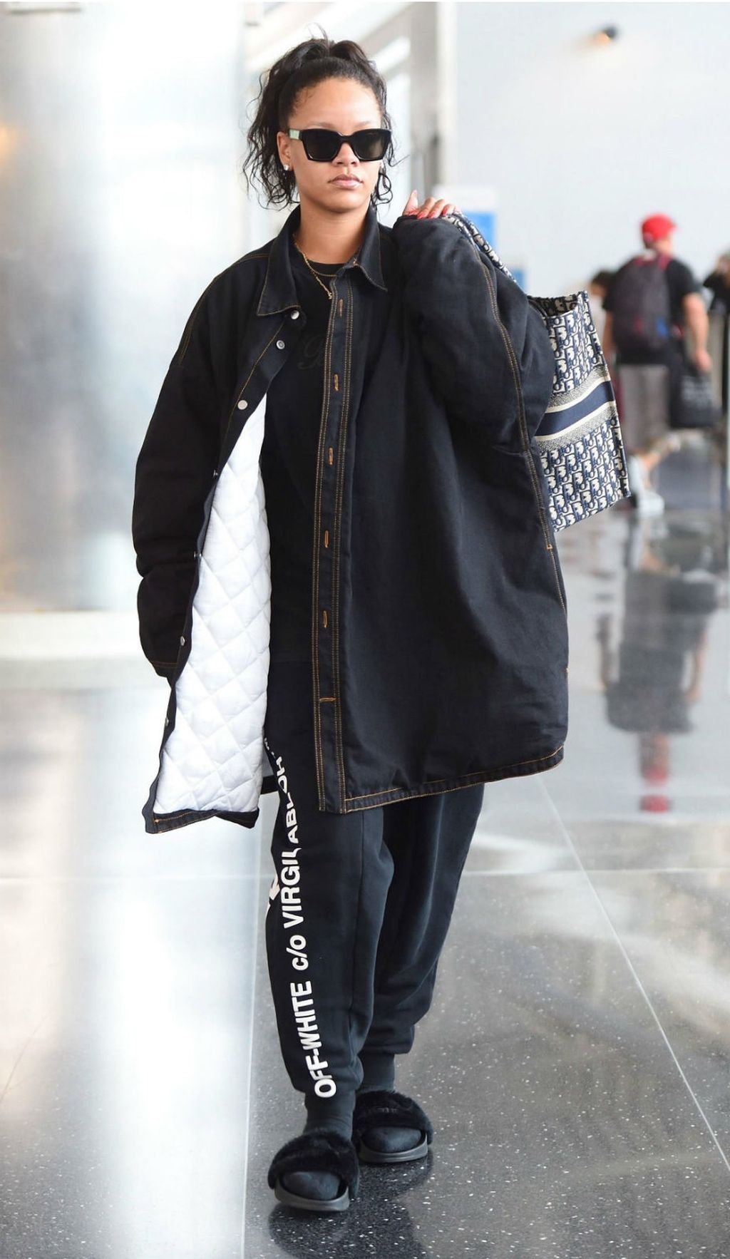 Rihanna u 'nespojivoj' modnoj kombinaciji