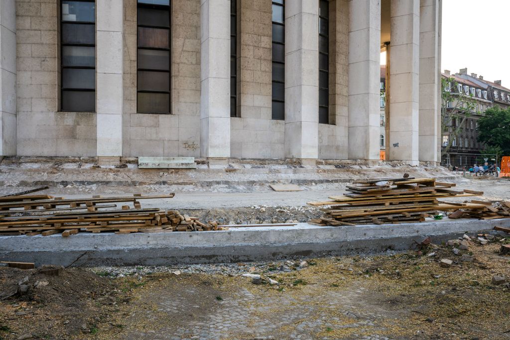 Ovako danas izgleda prostor ispred HDLU-a gdje je snimljena kultna fotografija