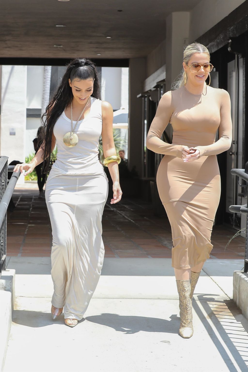 Khloe i Kim Kardashian (Foto: Profimedia)