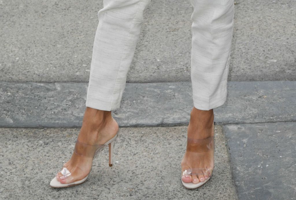 Eva Longoria u 'golim' štiklama