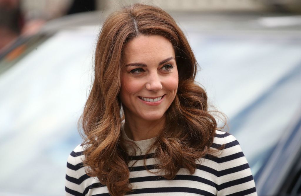 Catherine Middleton u kultnoj majici - 6