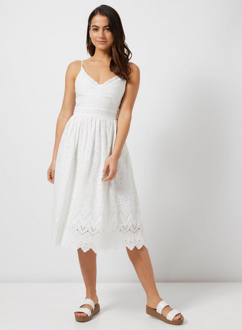 Bijela haljina midi kroja, 28,50 funti