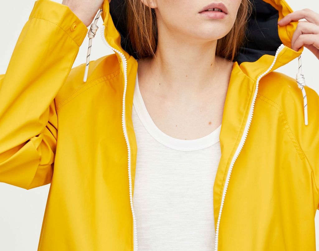 Jakne u jakim bojama mogu uljepšati kišne dane