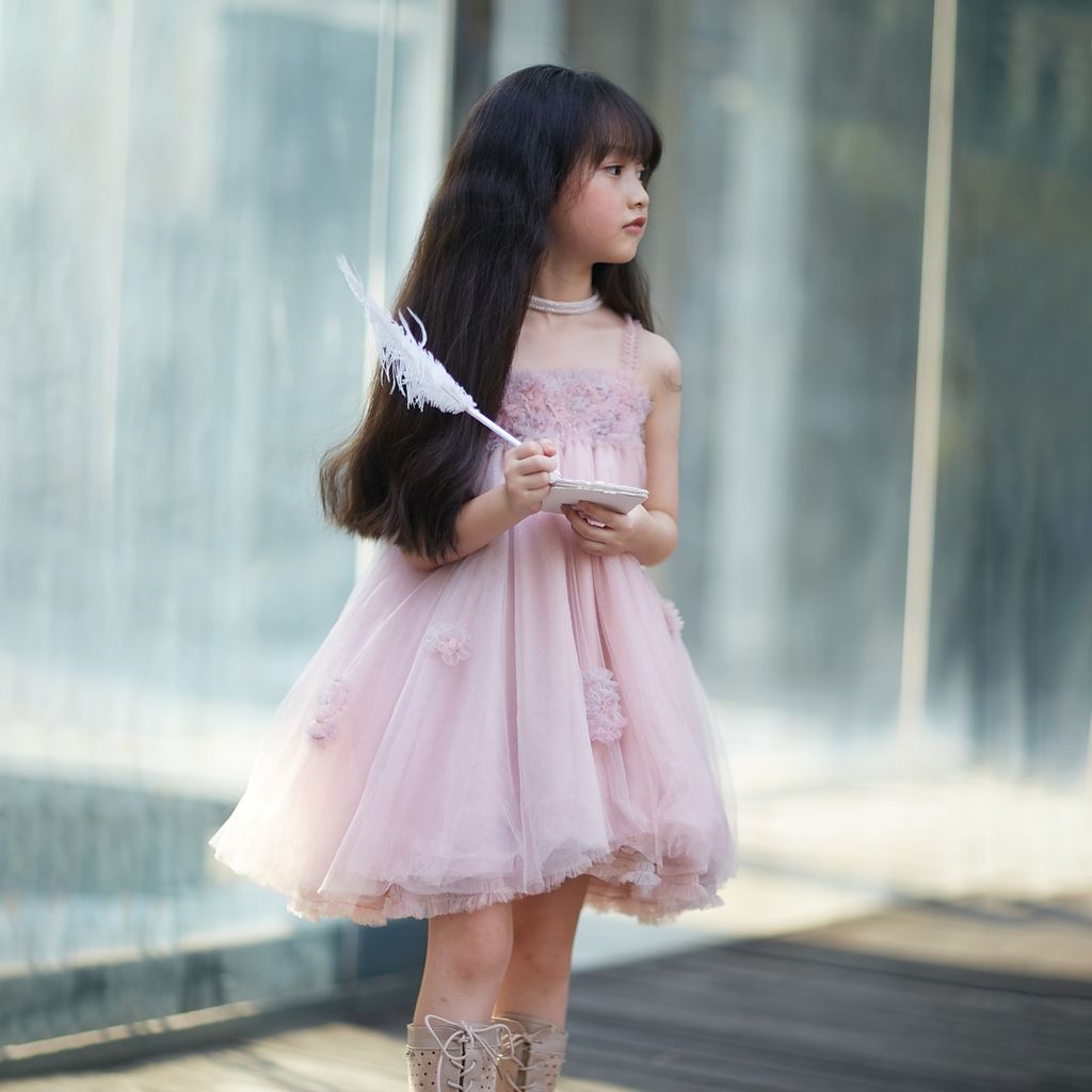 Ne.Ne.Ne, multibrend shop