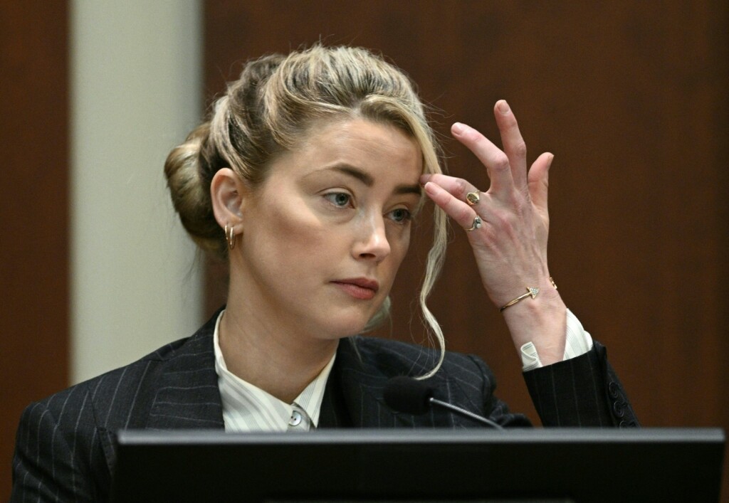 Amber Heard tijekom svjedočenja na sudu u Virginiji