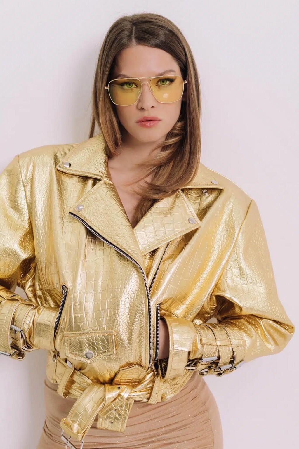 Kožnata zlatna jakna Shakira brenda ELFS, 650 eura