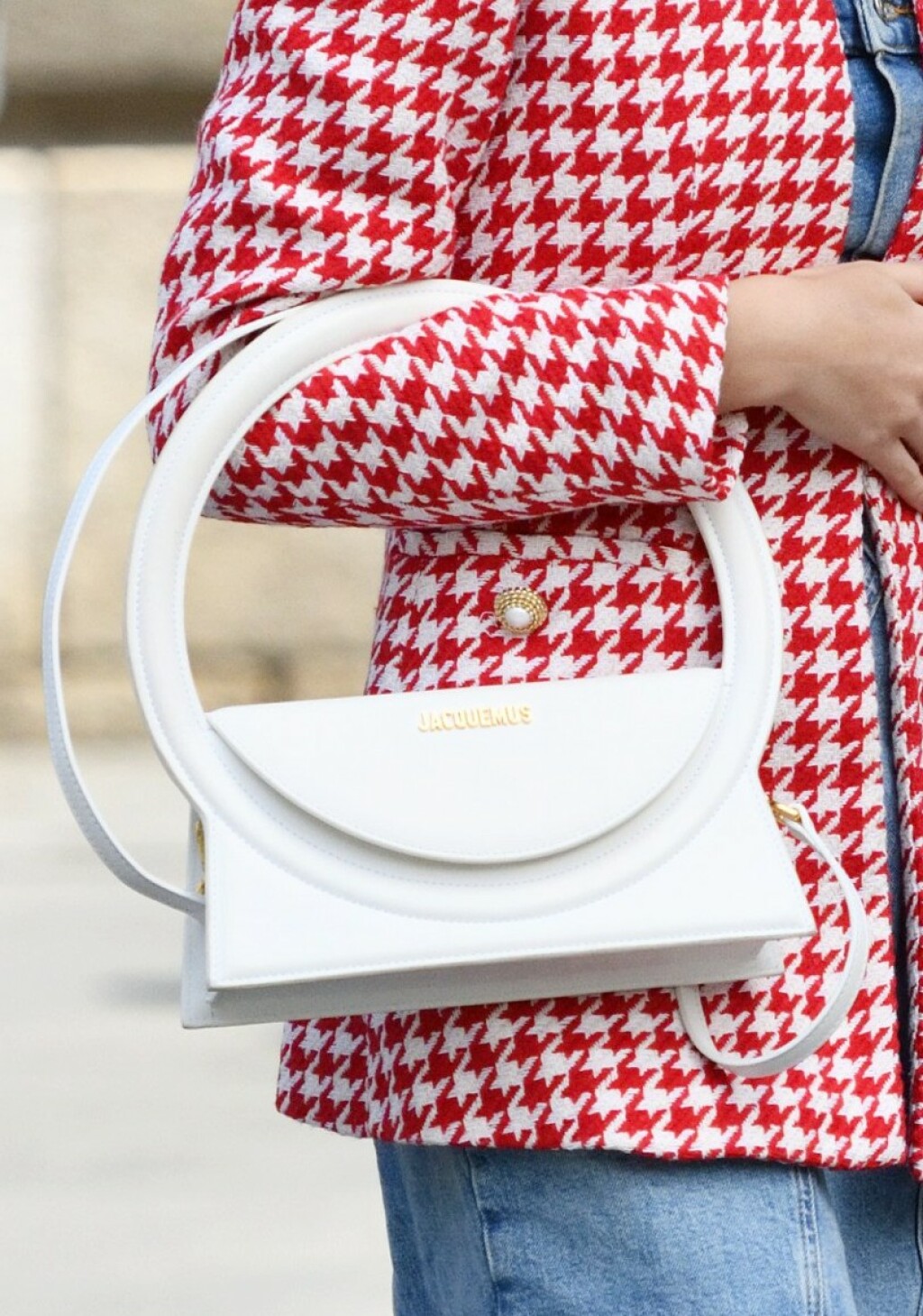 Torba brenda Jacquemus u zagrebačkom street style izdanju