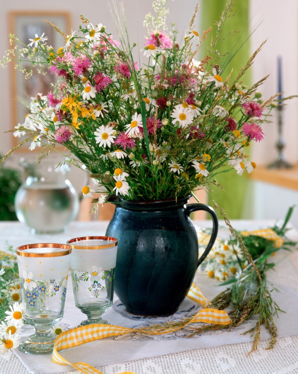 Poljsko cvijeće stvara opušten i bezbrižan dojam