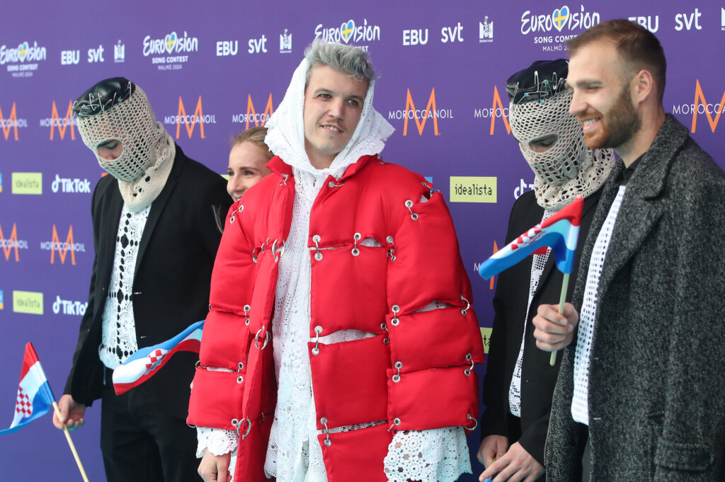 Baby Lasagna na tirkiznom tepihu Eurosonga u kreaciji dizajnerice Antonije Bucić - 6