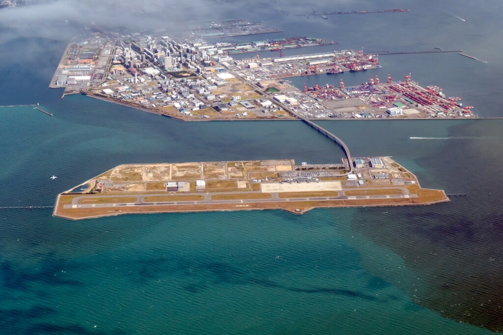 Kansai međunarodna zračna luka smještena je na umjetnom otoku