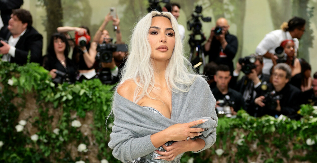 Kim Kardashian u haljini Johna Galliana na Met Gali 2024. - 1