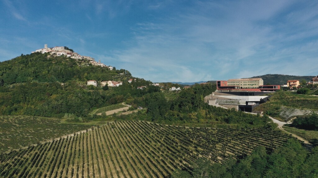 Winery & Design hotel ROXANICH