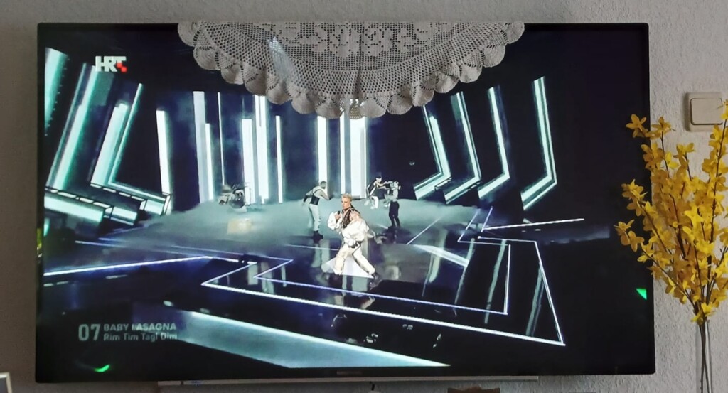 Tabletić na televizoru Petre Obradović