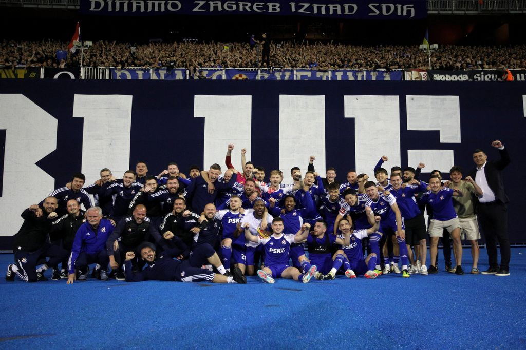 Dinamova momčad zajedno s navijačima slavi 25. naslov prvaka Hrvatske