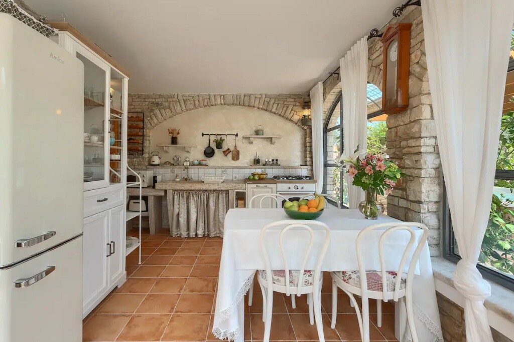 Kamena kuća, Svetvinčenat, Istra - 2