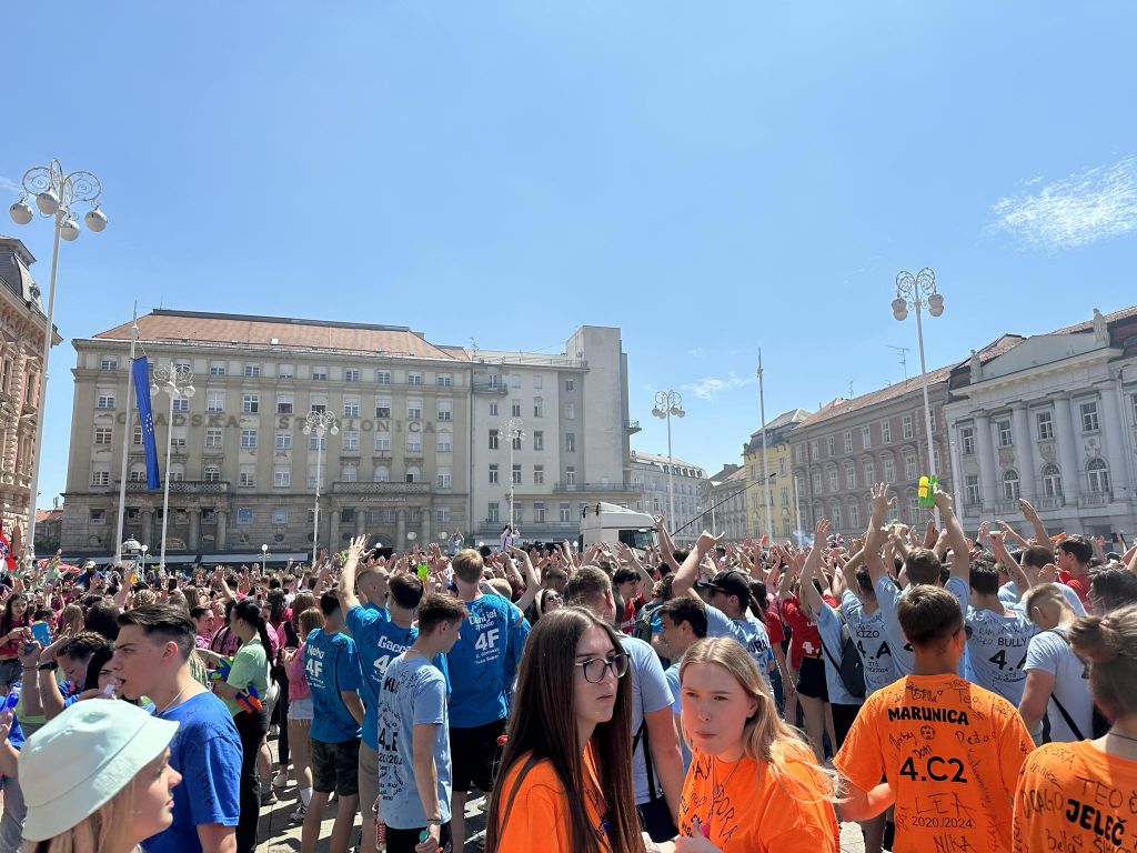 Maturanti plešu i pjevaju u Zagrebu na Norijadi