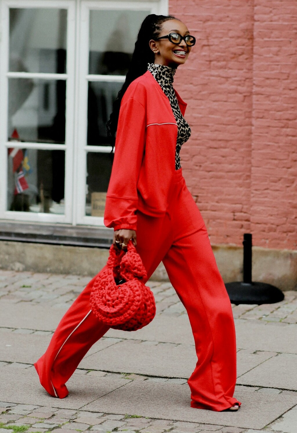 Kombinacija trenirke i visokih potpetica u street style izdanju s Tjedna mode - 2