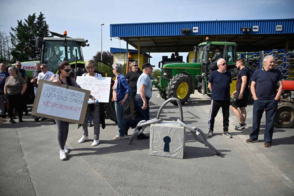 Prosvjed građana ispred ulaza u Jakuševec - 7