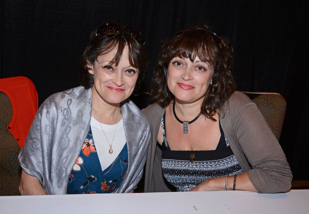 Lisa i Louise Burns - 2