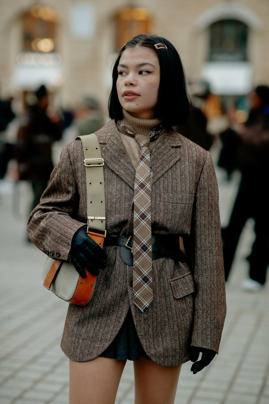 Kravata u street style izdanju s Pariškog tjedna mode