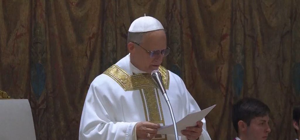 Papa Lav XIV. predvodi prvu misu
