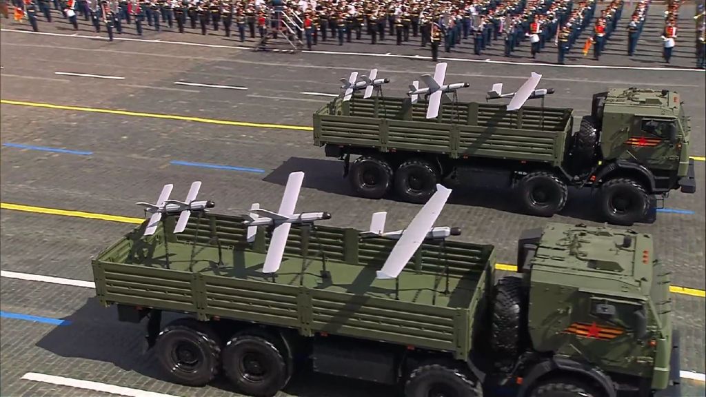 Ruski dronovi na paradi na Crvenom trgu - 1