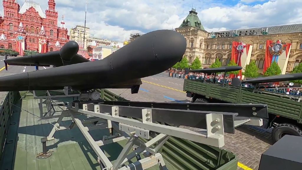 Ruski dronovi na paradi na Crvenom trgu - 1
